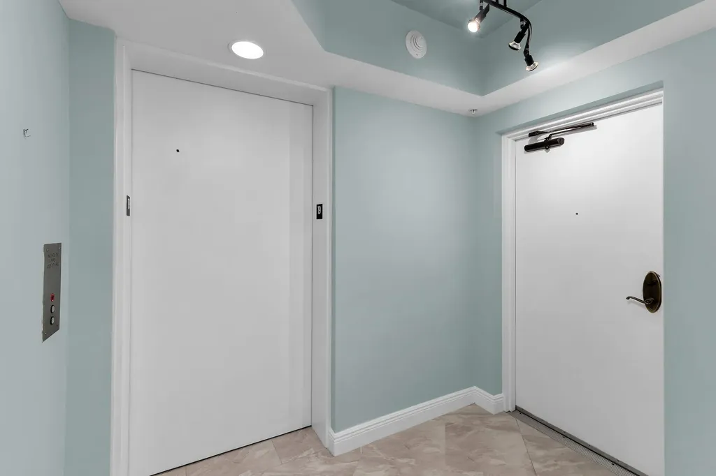 1065 Borghese Lane Naples FL 34114