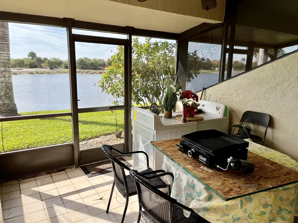 1538 Mainsail Drive Naples FL 34114