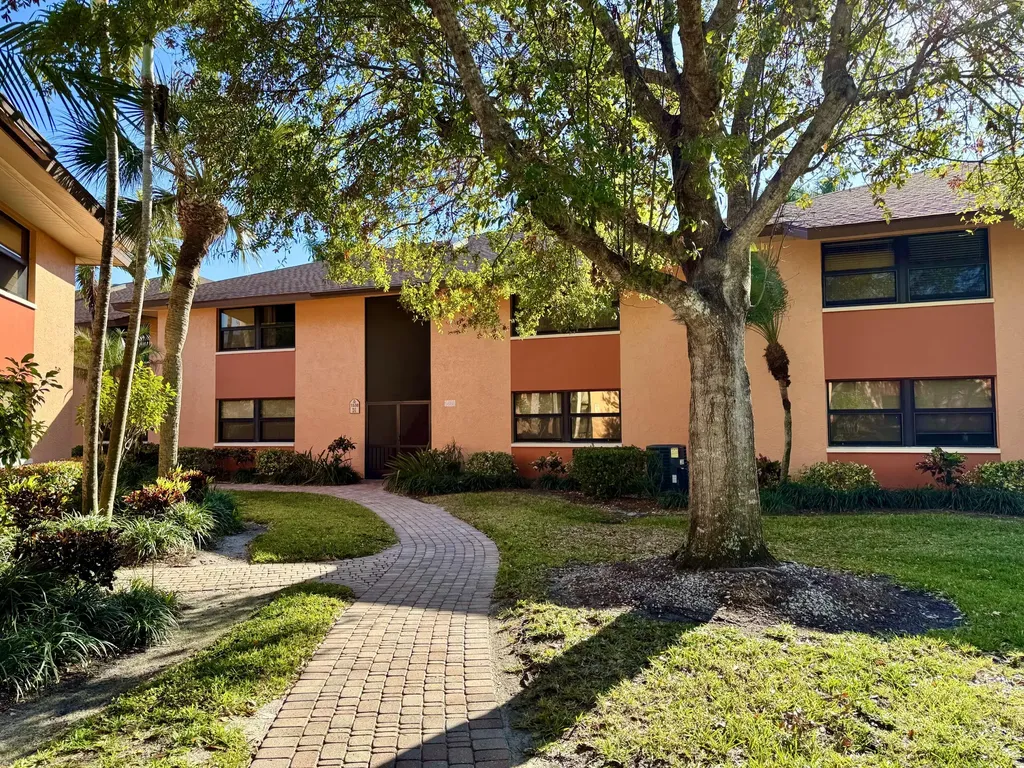 1538 Mainsail Drive Naples FL 34114