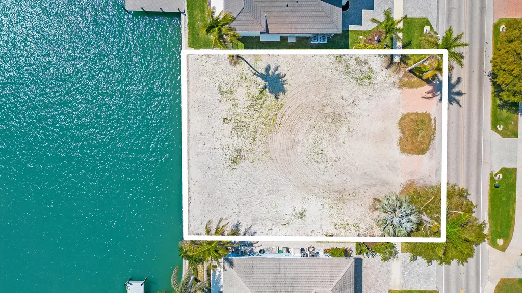 1293 Winterberry Drive Marco Island FL 34145