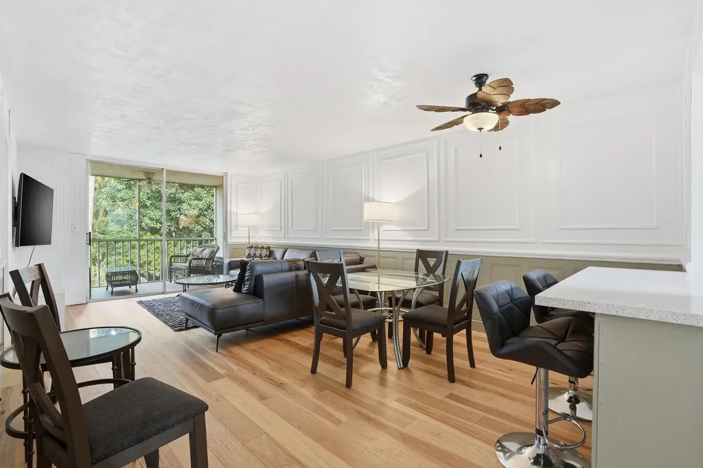 499 Forest Lakes Boulevard Naples FL 34105