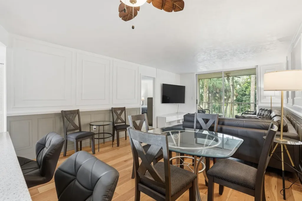 499 Forest Lakes Boulevard Naples FL 34105