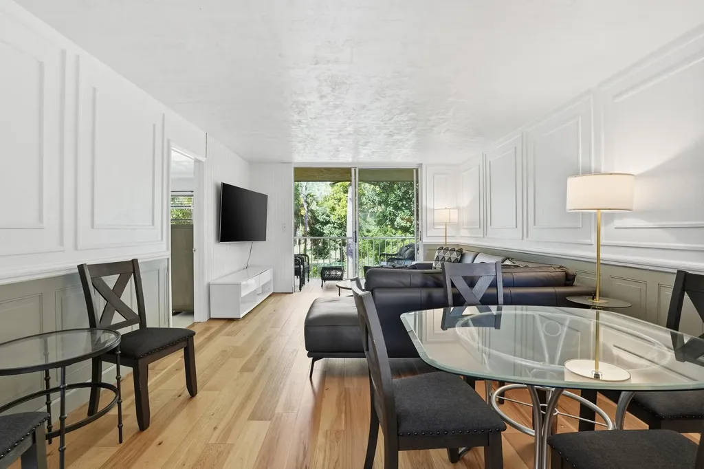 499 Forest Lakes Boulevard Naples FL 34105