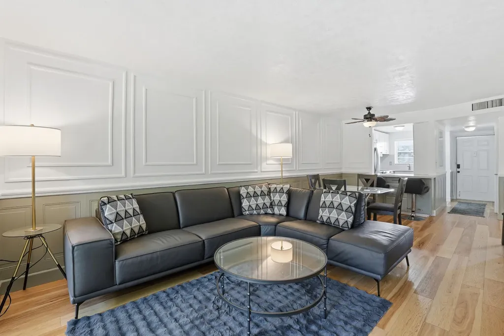 499 Forest Lakes Boulevard Naples FL 34105