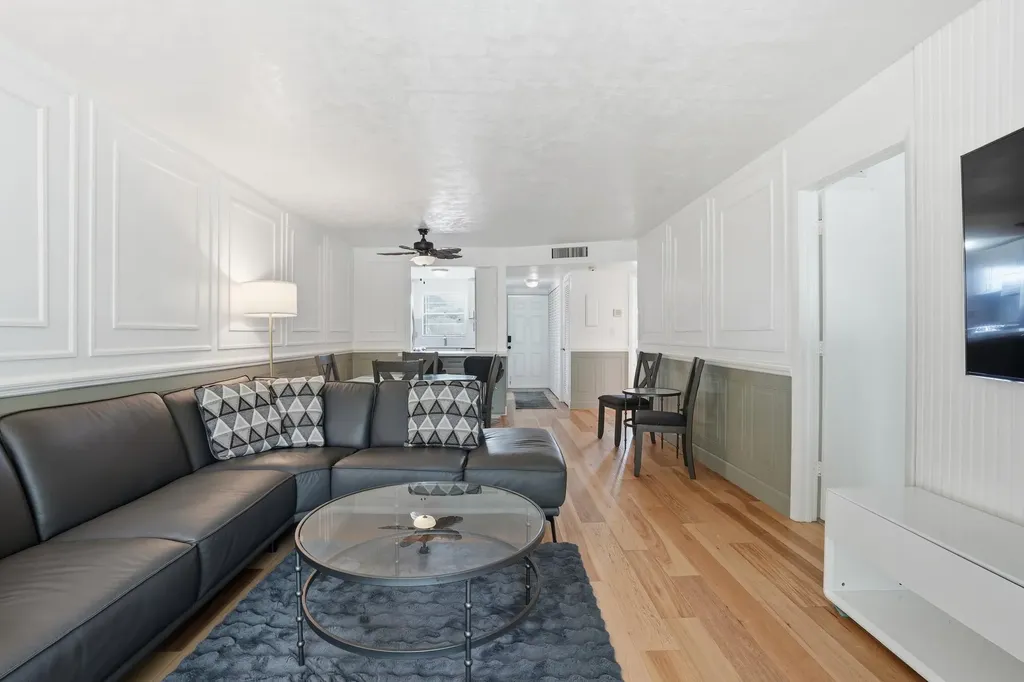 499 Forest Lakes Boulevard Naples FL 34105