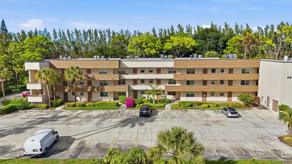 499 Forest Lakes Boulevard Naples FL 34105