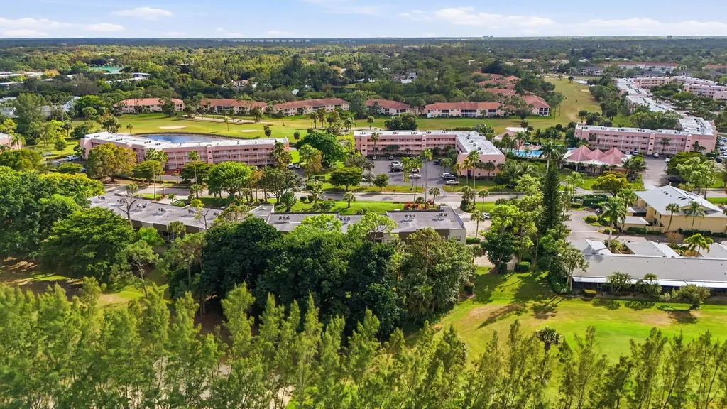 499 Forest Lakes Boulevard Naples FL 34105