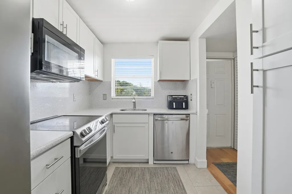 499 Forest Lakes Boulevard Naples FL 34105