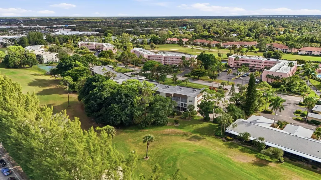 499 Forest Lakes Boulevard Naples FL 34105