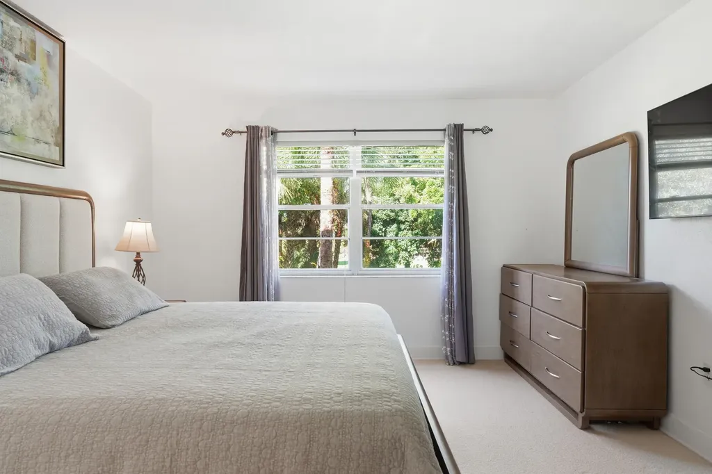 499 Forest Lakes Boulevard Naples FL 34105