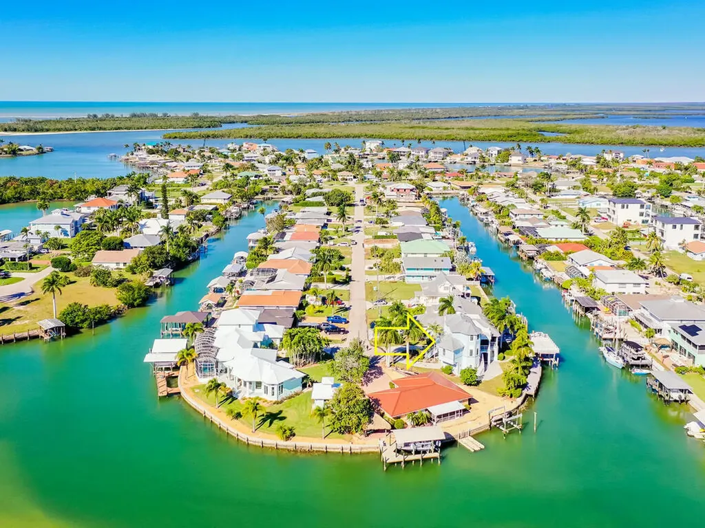 167 San Salvador Street Naples FL 34113