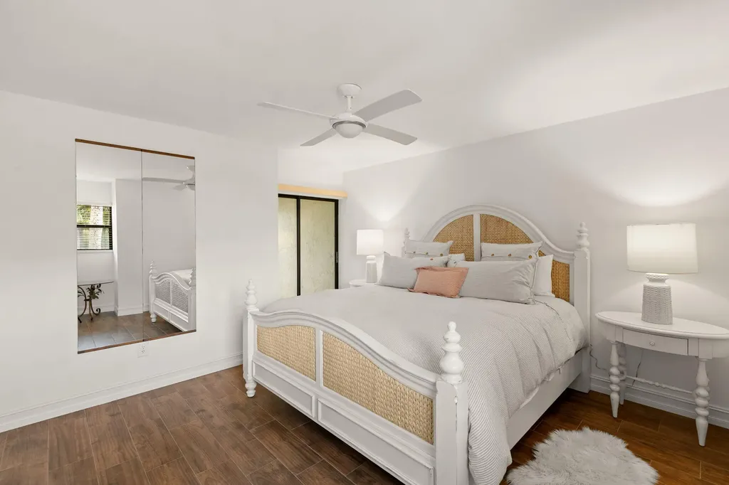 931 Collier Court Marco Island FL 34145