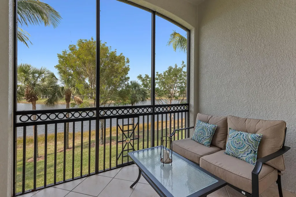 9267 Museo Circle Naples FL 34114