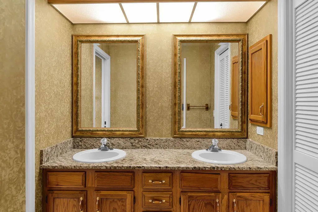 608 Kings Way Naples FL 34104