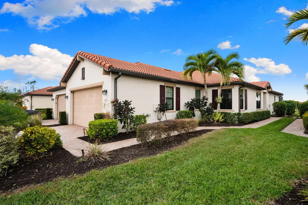 1511 Oceania Drive S Naples FL 34113