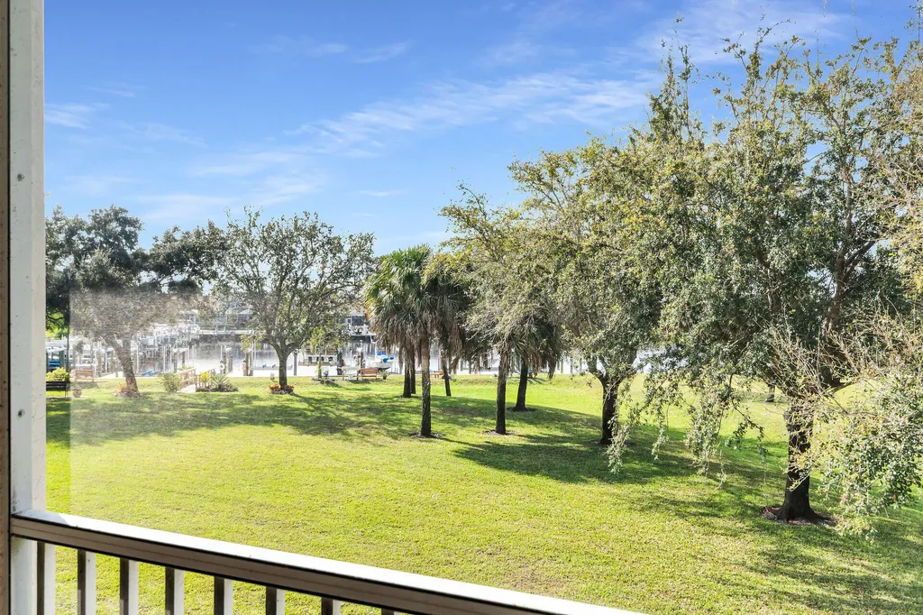 285 Cays Drive Naples FL 34114