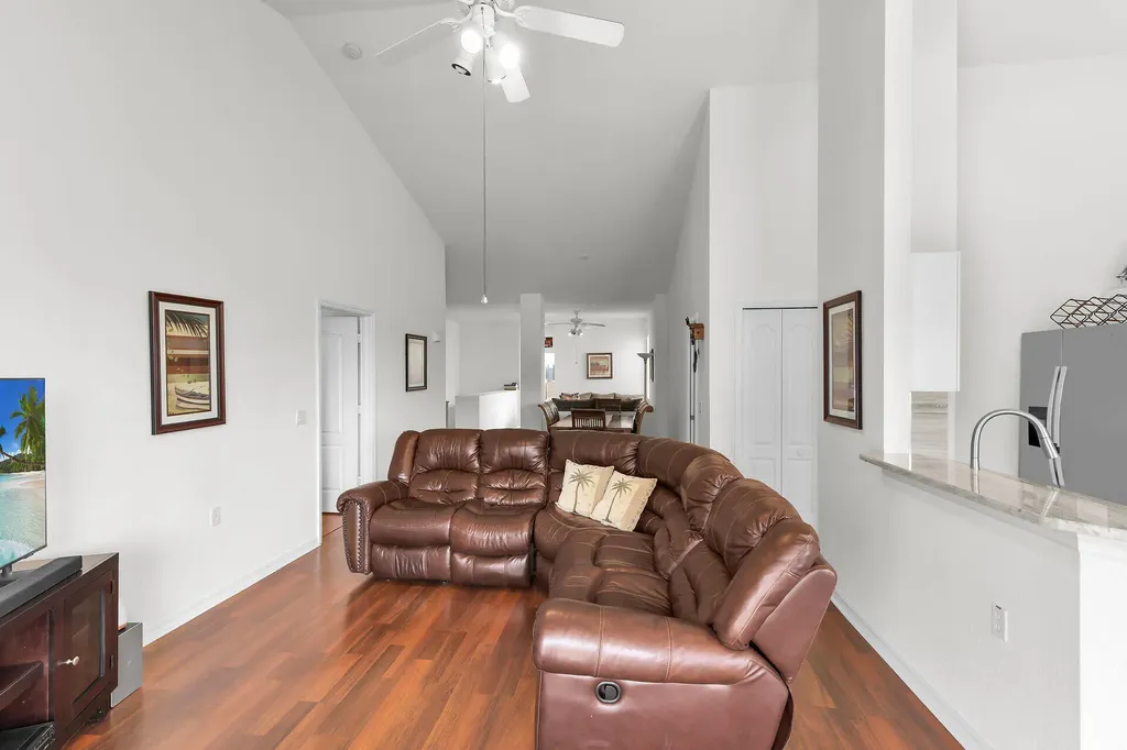 285 Cays Drive Naples FL 34114