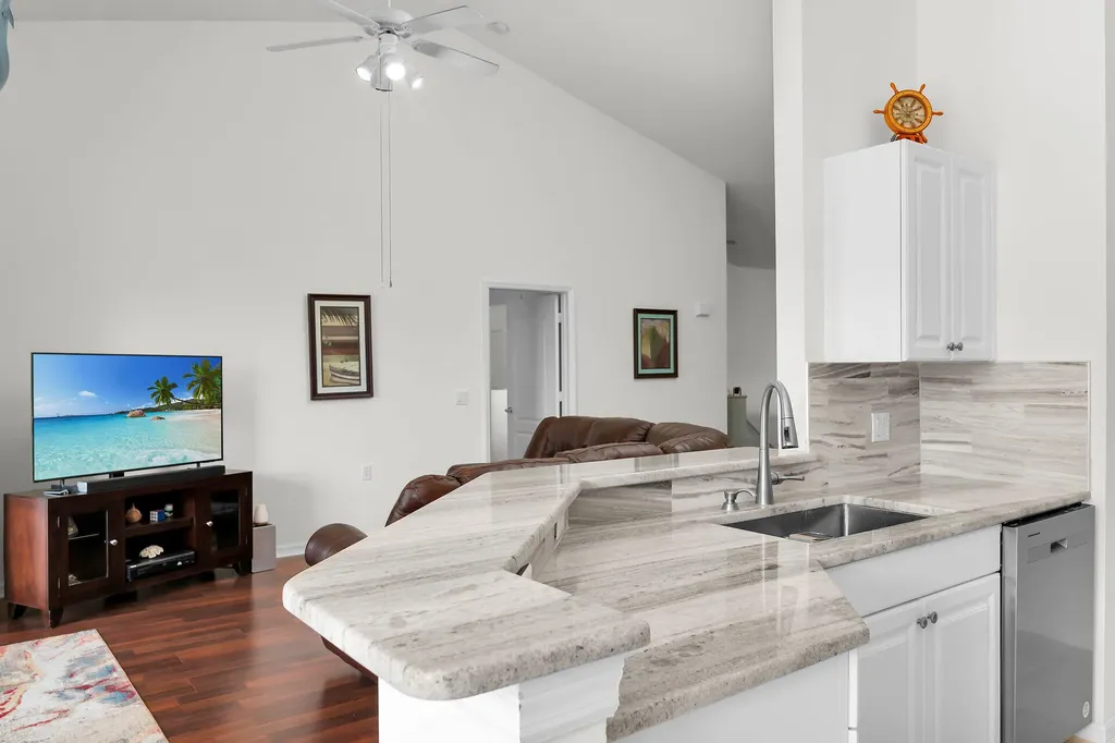 285 Cays Drive Naples FL 34114