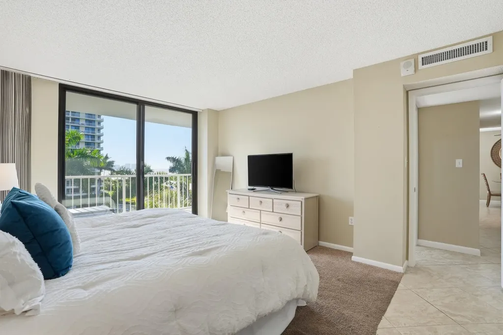 440 Seaview Court Marco Island FL 34145