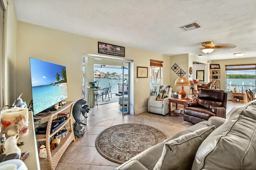 125 E Pago Pago Drive E Naples FL 34113