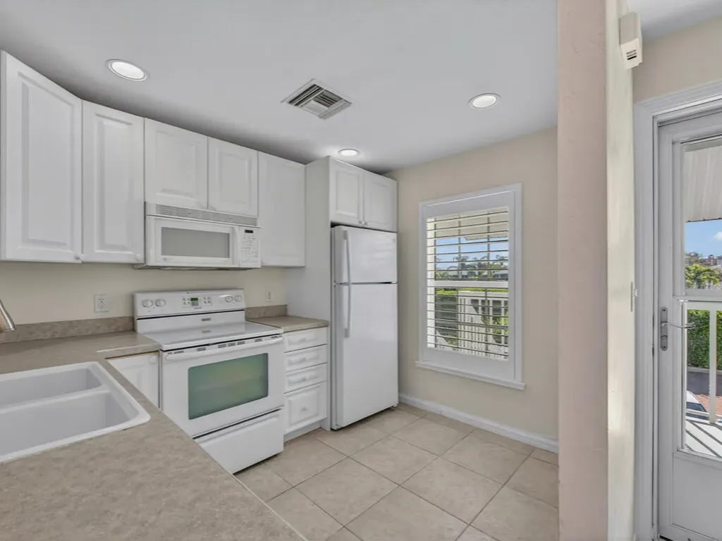 681 W Elkcam Circle Marco Island FL 34145