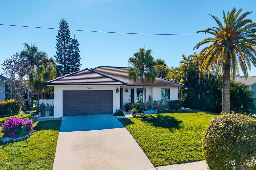 1035 Admiralty Court Marco Island FL 34145