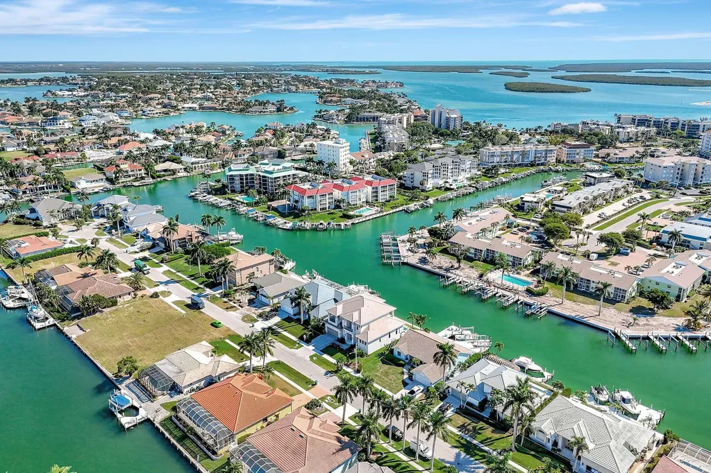 860 Banyan Court Marco Island FL 34145