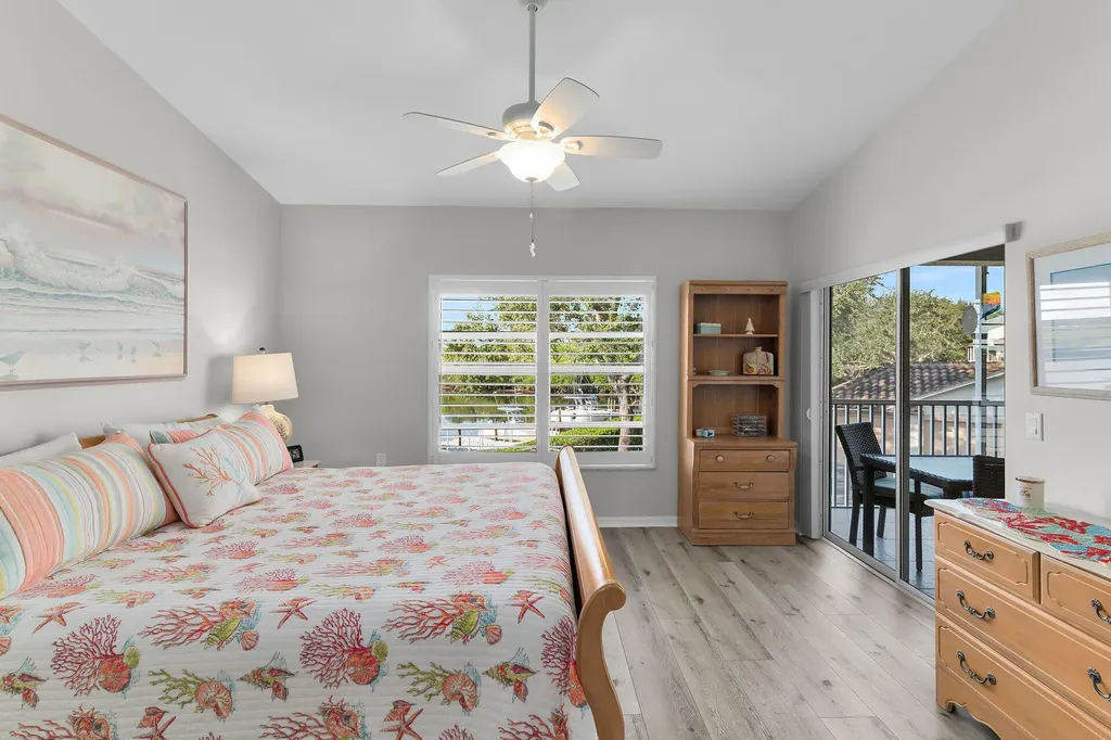 278 Newport Drive Naples FL 34114