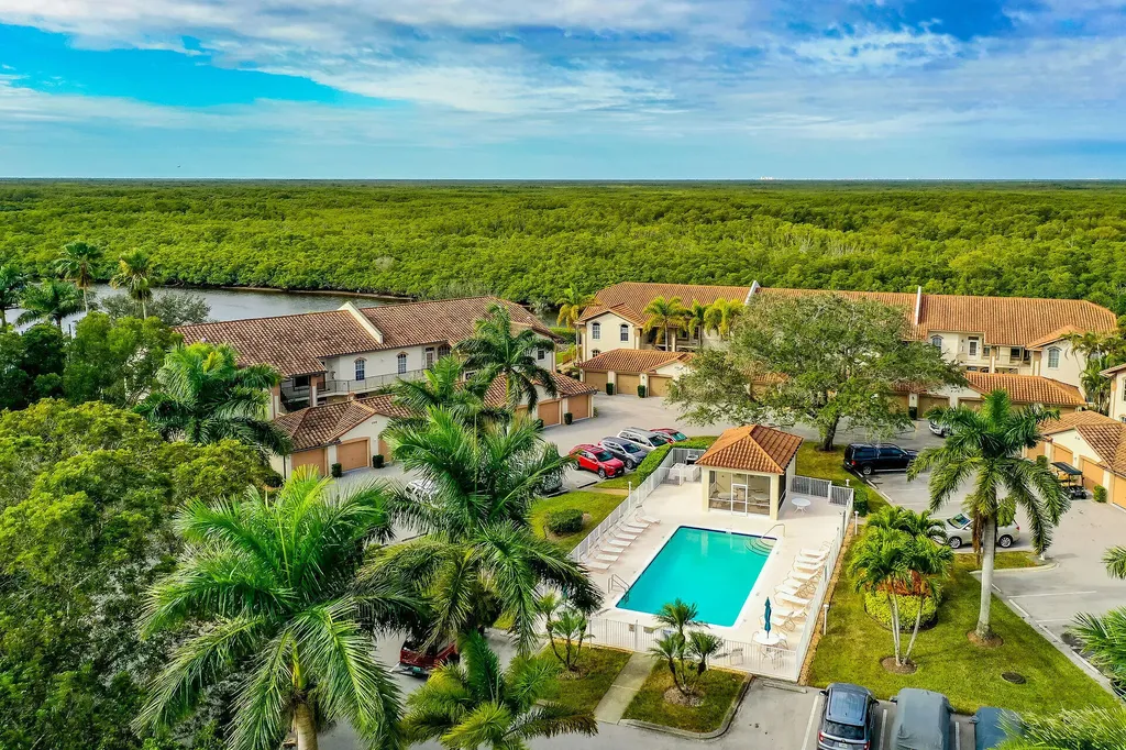 278 Newport Drive Naples FL 34114