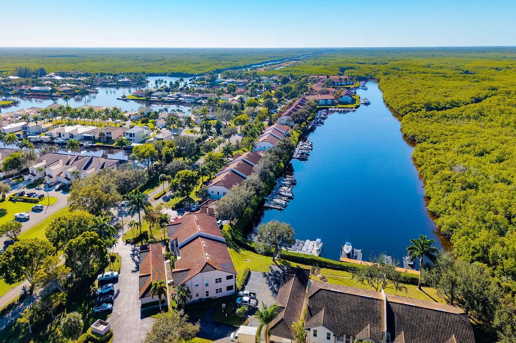 278 Newport Drive Naples FL 34114