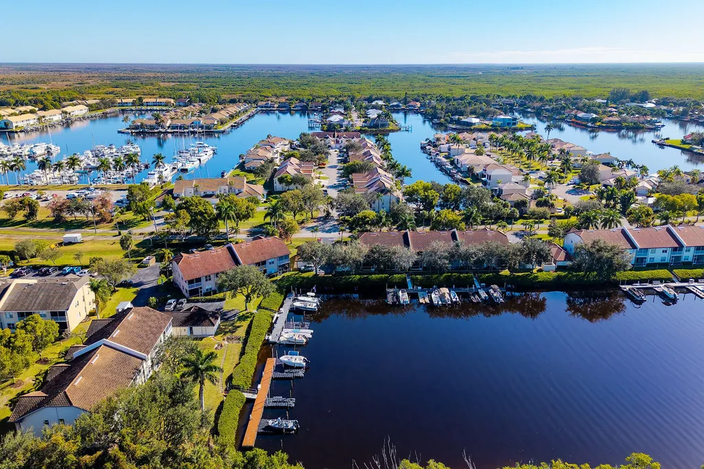 278 Newport Drive Naples FL 34114