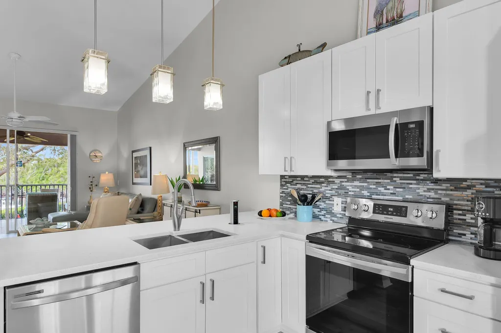 278 Newport Drive Naples FL 34114