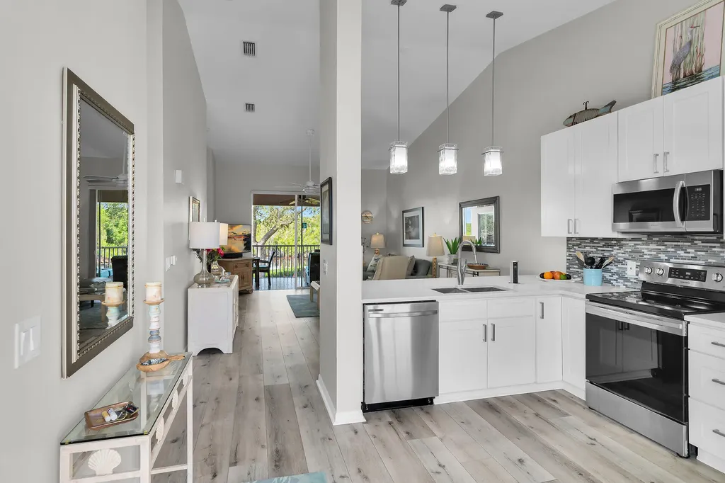 278 Newport Drive Naples FL 34114