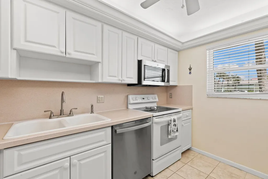 860 Panama Court Marco Island FL 34145