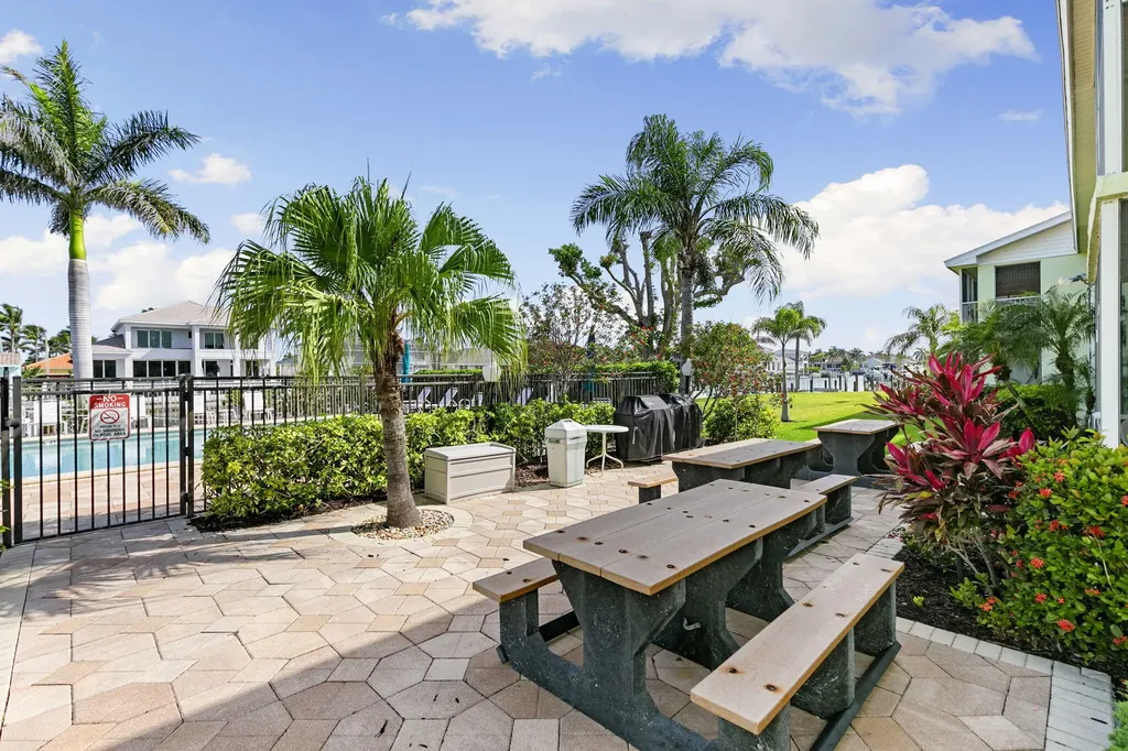 860 Panama Court Marco Island FL 34145