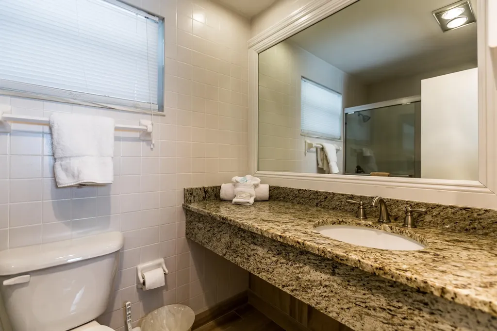 500 Saturn Marco Island FL 34145