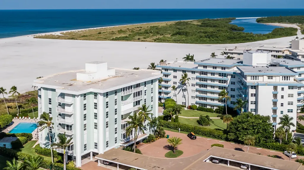 500 Saturn Marco Island FL 34145