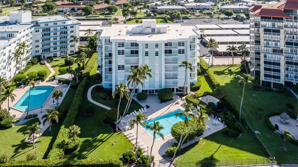 500 Saturn Marco Island FL 34145