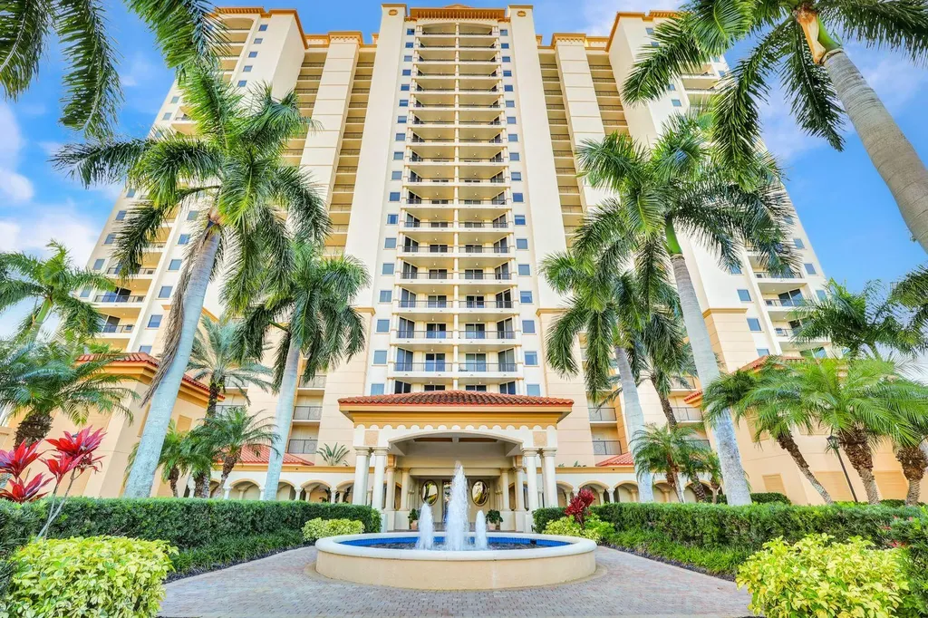 1065 Borghese Naples FL 34114