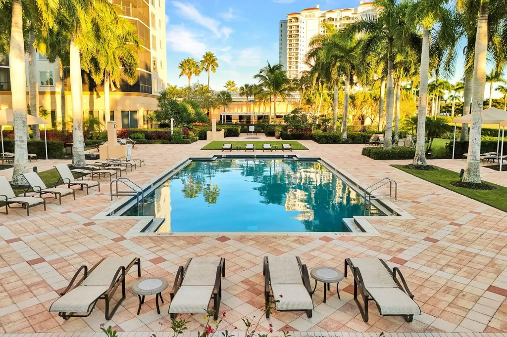 1065 Borghese Naples FL 34114