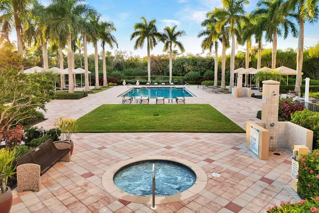 1065 Borghese Naples FL 34114