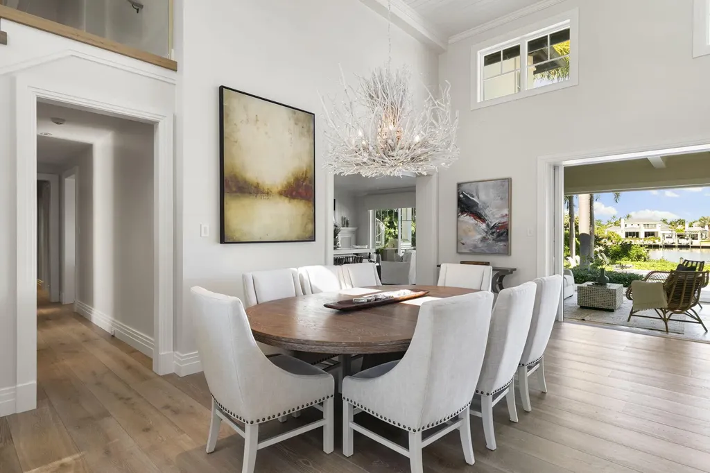 221 Aqua Court Naples FL 34102