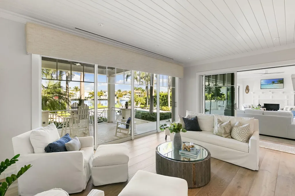 221 Aqua Court Naples FL 34102