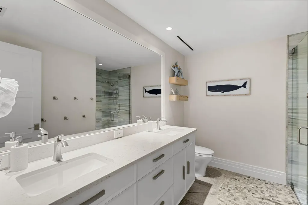 221 Aqua Court Naples FL 34102