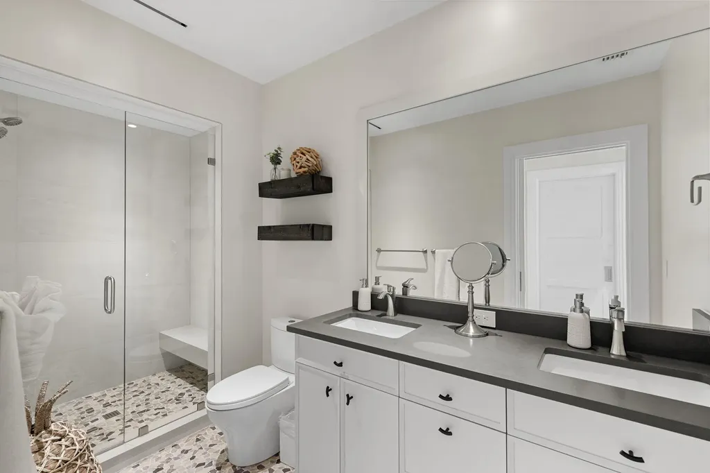 221 Aqua Court Naples FL 34102