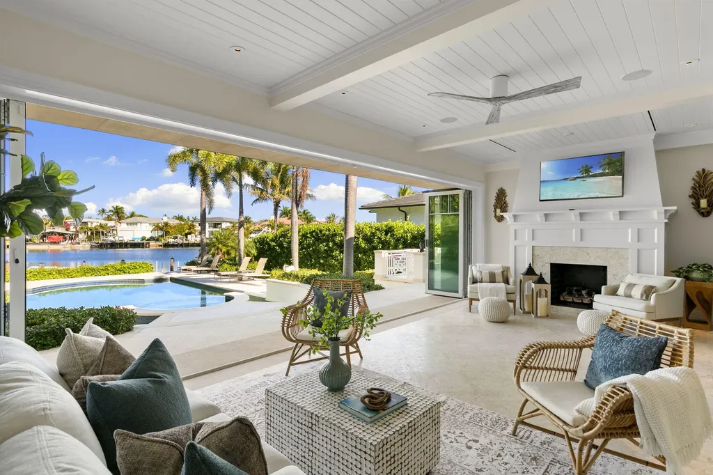 221 Aqua Court Naples FL 34102