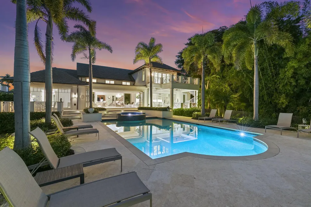 221 Aqua Court Naples FL 34102