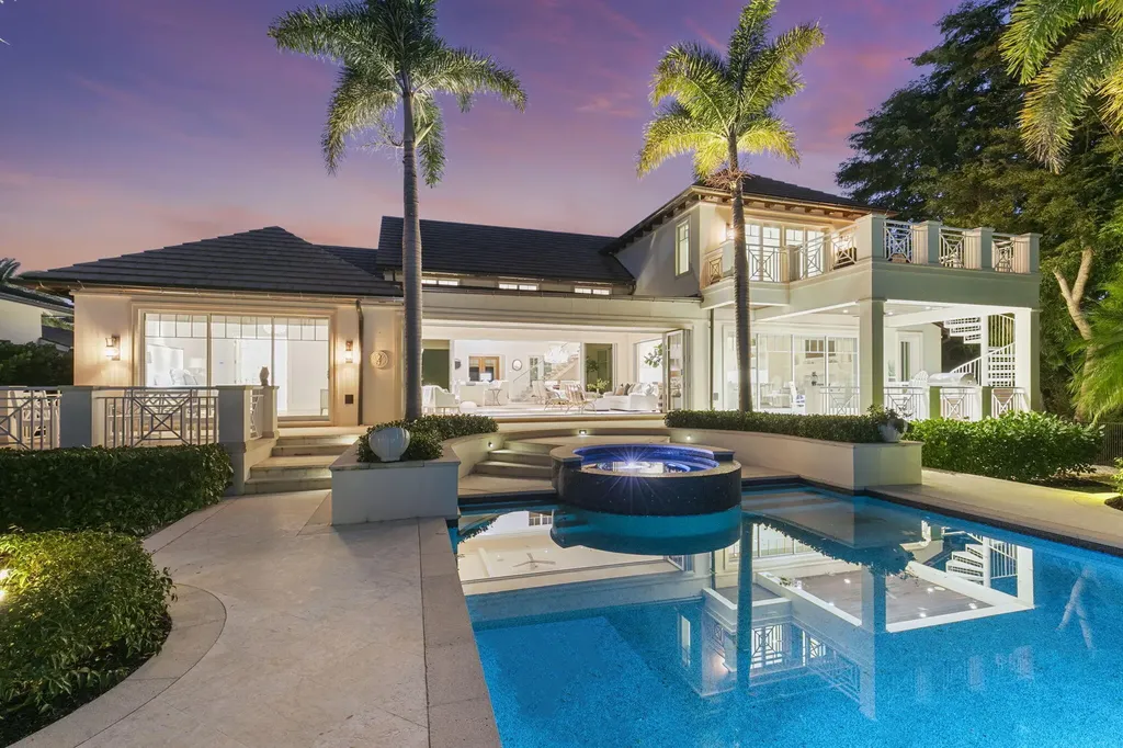 221 Aqua Court Naples FL 34102