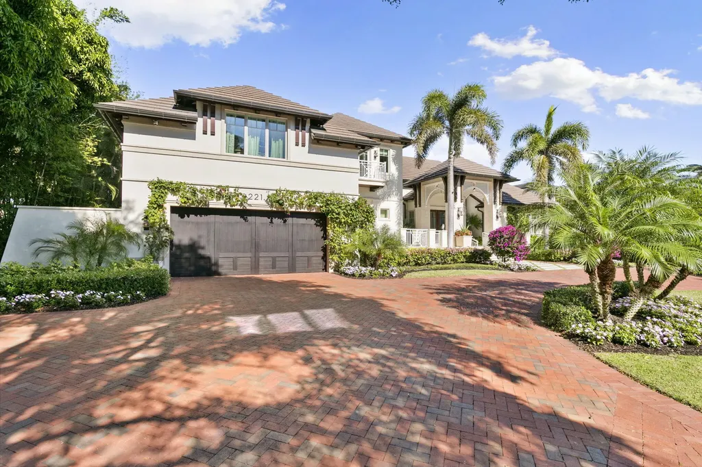 221 Aqua Court Naples FL 34102