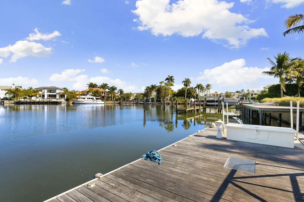 221 Aqua Court Naples FL 34102